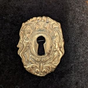 Vintage Colonial Williamsburg Pin Brooch